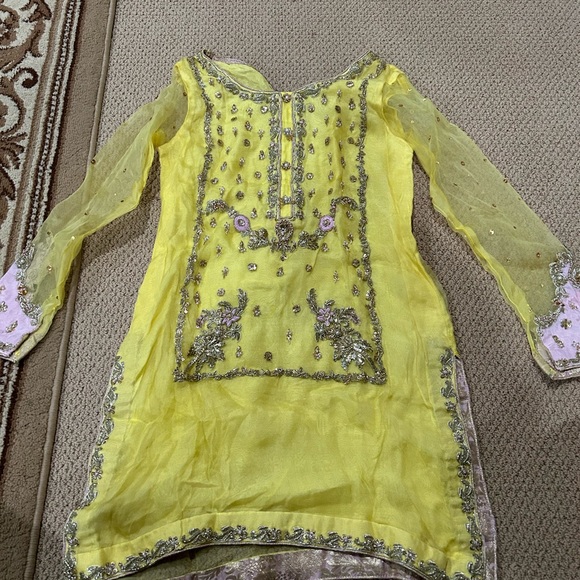 New Pakistani suit from Maya Pret a Porter. Color customized to yellow and pink. - Picture 5 of 5